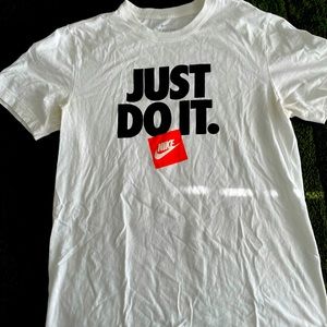 Nike men tee